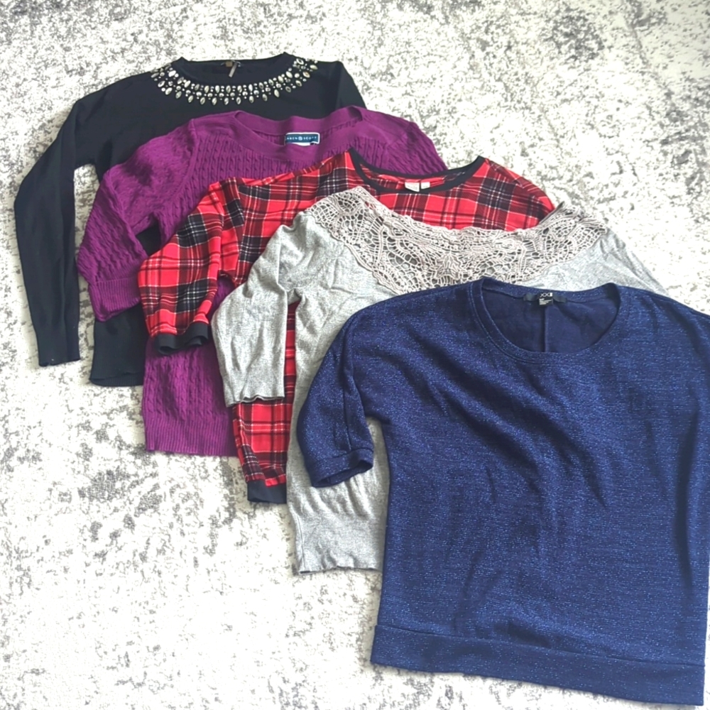 ✨ 2 for $25.  Bundle sweater